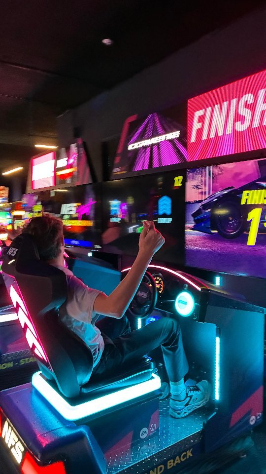 Throwback to when our U15s hit Castle Fun Park during their Abbotsford trip! 🎳😄🎮

#oha #okanaganhockey #hockeybrothers #csshl