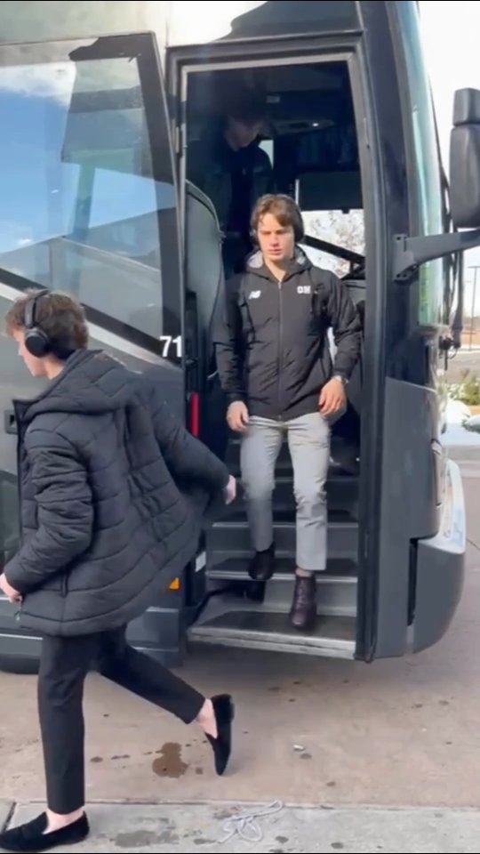 U17 Prep's arriving for game 1️⃣ of the 2025 OHC × Super Series Boarder Battle 🔥🏒 

#oha #okanaganhockey #ohcboarderbattle #superserieshockey #hockeytournament #colorado