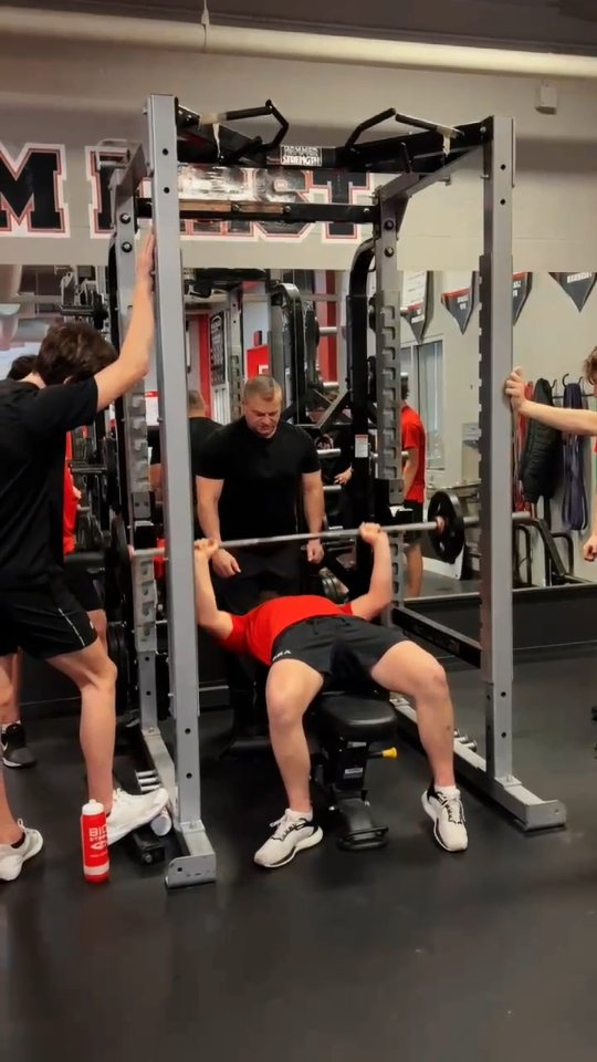 Last week before the break and our U17 team & U18 Female Prep Black team are ending the year strong with some fitness testing! 🏒💪🏽

#OHAPenticton #okanaganhockey #OHA #fitnesstesting #studentathletes
