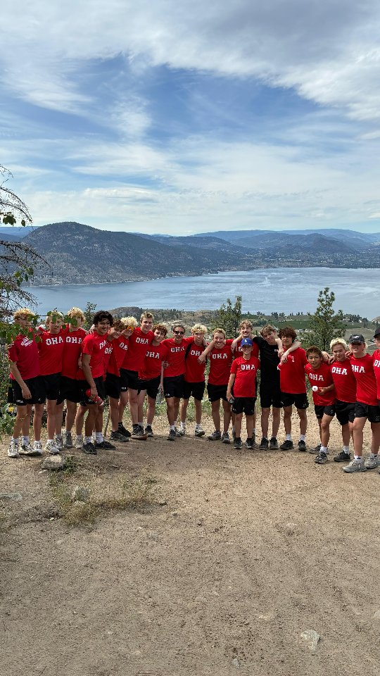 Perk of being in the Okanagan? The second the sun comes out, our off-ice training moves outside.☀️🏒 

#ohapenticton #okanaganhockey #csshl