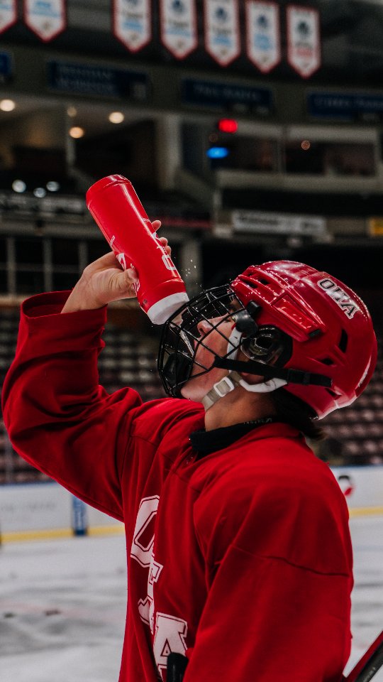 U17s putting the puck through its paces 🔄🏒

#rolloha #csshl #okanaganhockey #weusour